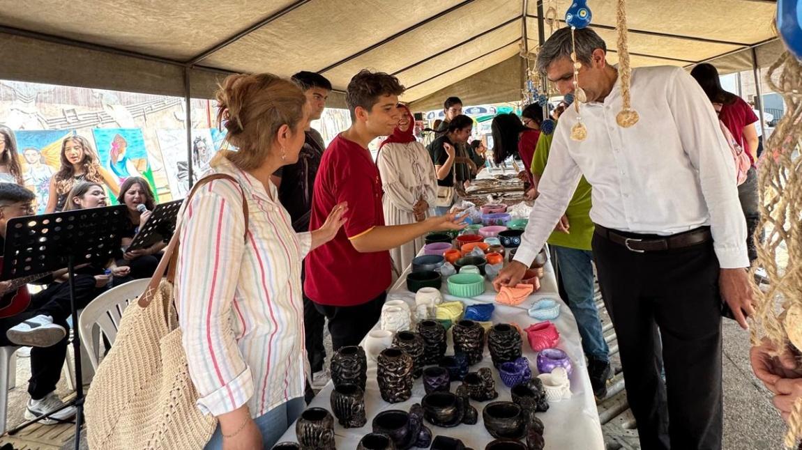 RESİM VE EL SANATLARI SERGİMİZ MUŞURUP SOKAK'TA YAPILDI